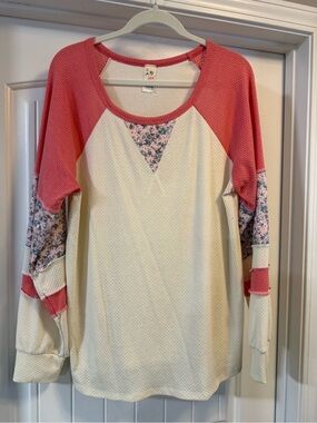 7th Ray Cream & Coral Floral Raglan Long Sleeve Top